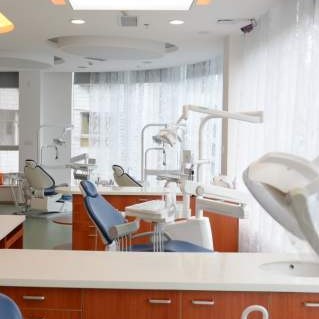 重庆牙齿美白排名前十的口腔医院，重庆王悦力口腔诊所实力优势尽显！